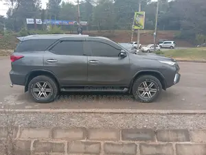 Toyota Fortuner 2016 Gray