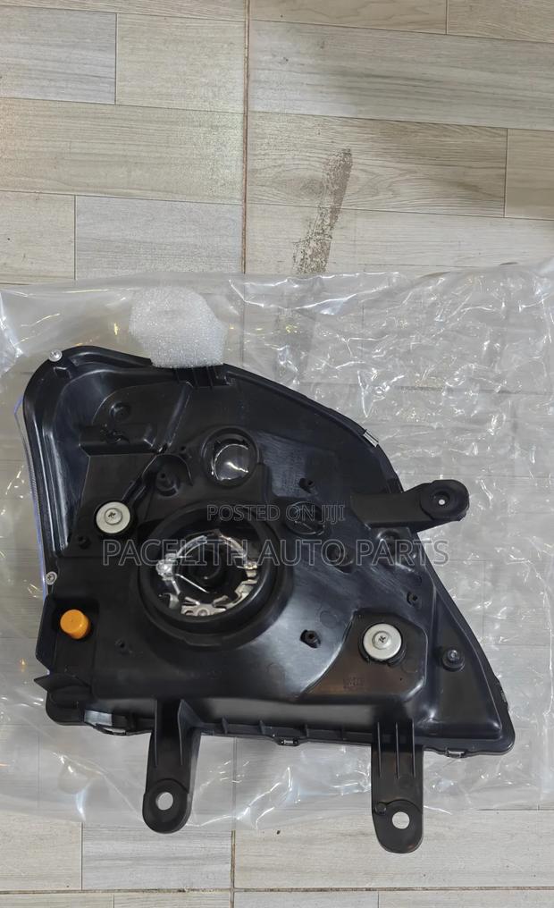 Head Lamp/ Head Light Isuzu Dmax 2002 - thumbnail 2