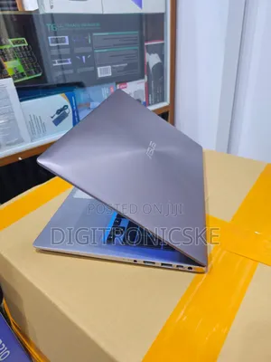 Laptop Asus ZenBook UX303UA 12GB Intel Core i7 HDD 500GB