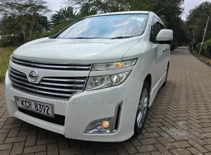 Nissan Elgrand 2011 White