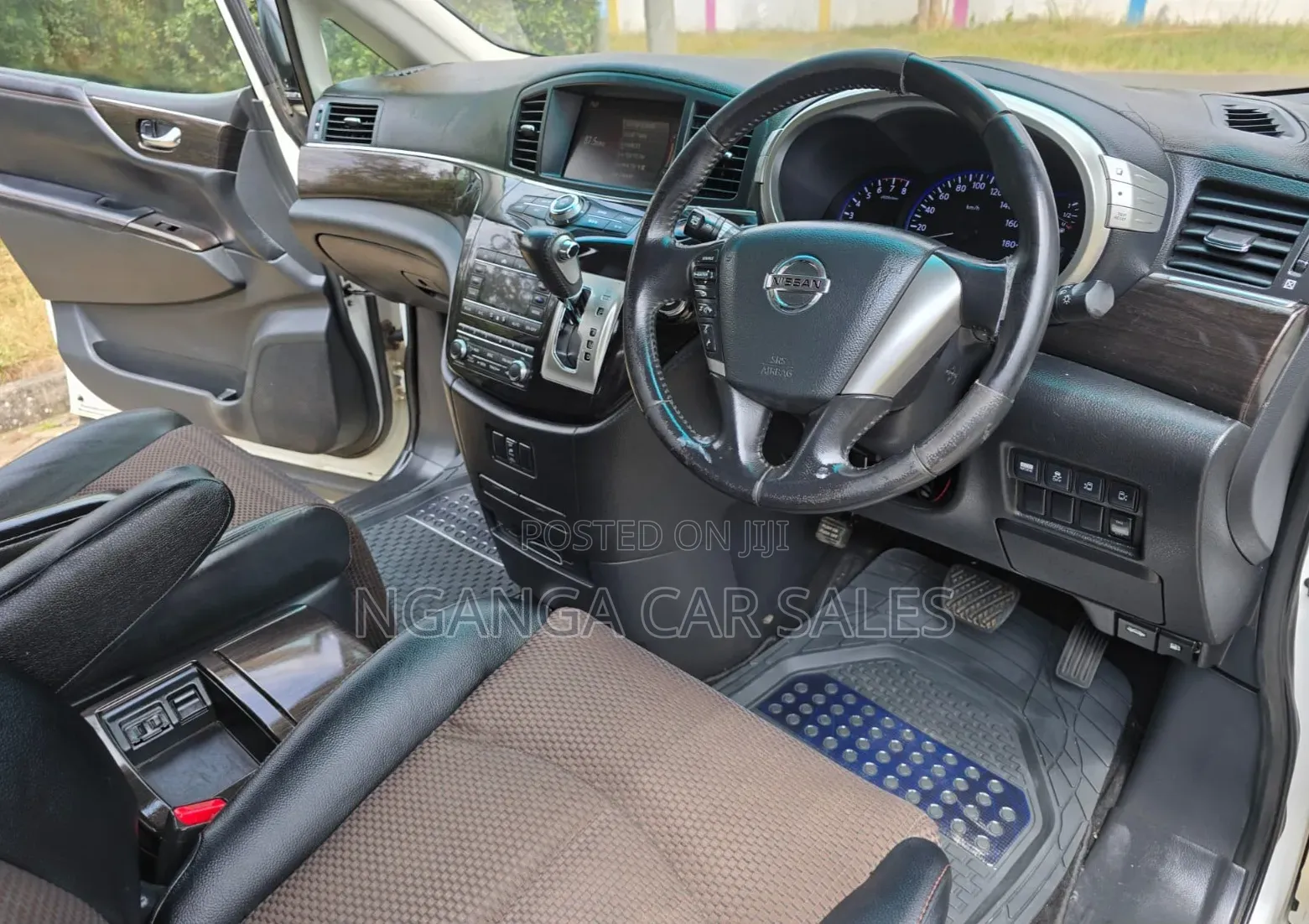 Nissan Elgrand 2011 White