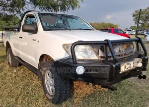 Toyota Hilux 2009 White