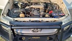 Toyota Hilux 2009 White