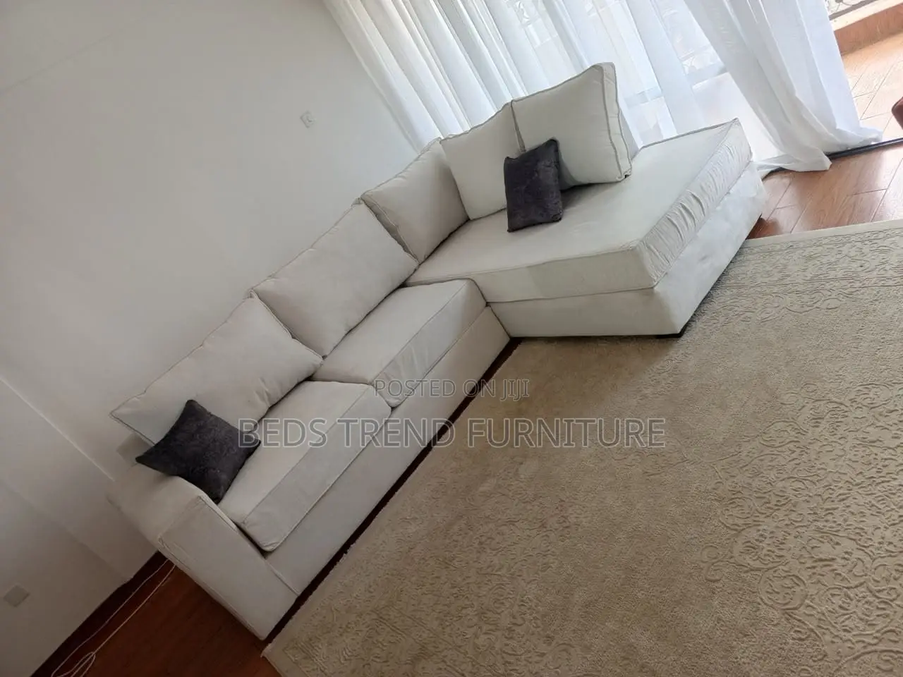 6-Seater L Seat White Sofa Cushioned Back