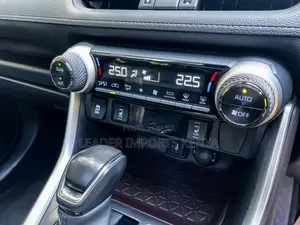 Toyota RAV4 Adventure AWD 2020 White