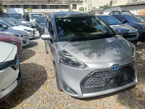 Toyota Sienta 2018 Gray