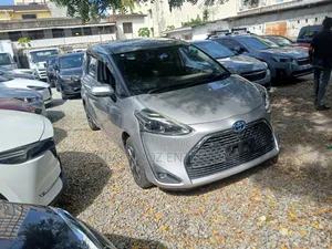Toyota Sienta 2018 Gray