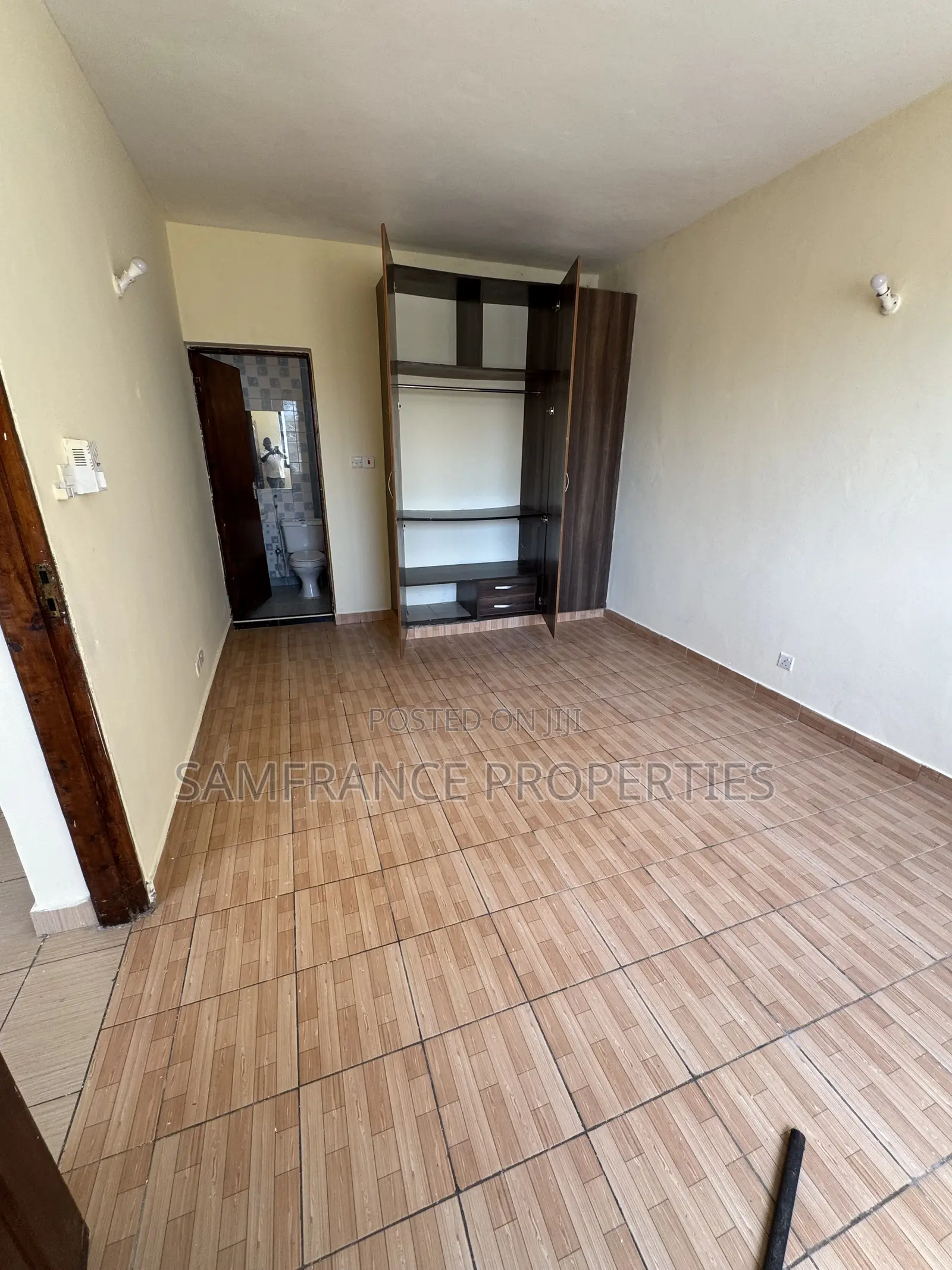 3bdrm Apartment in Links Road, Nyali for rent