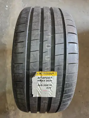 245 /35 R19 DUNLOP TIRES (Japan)