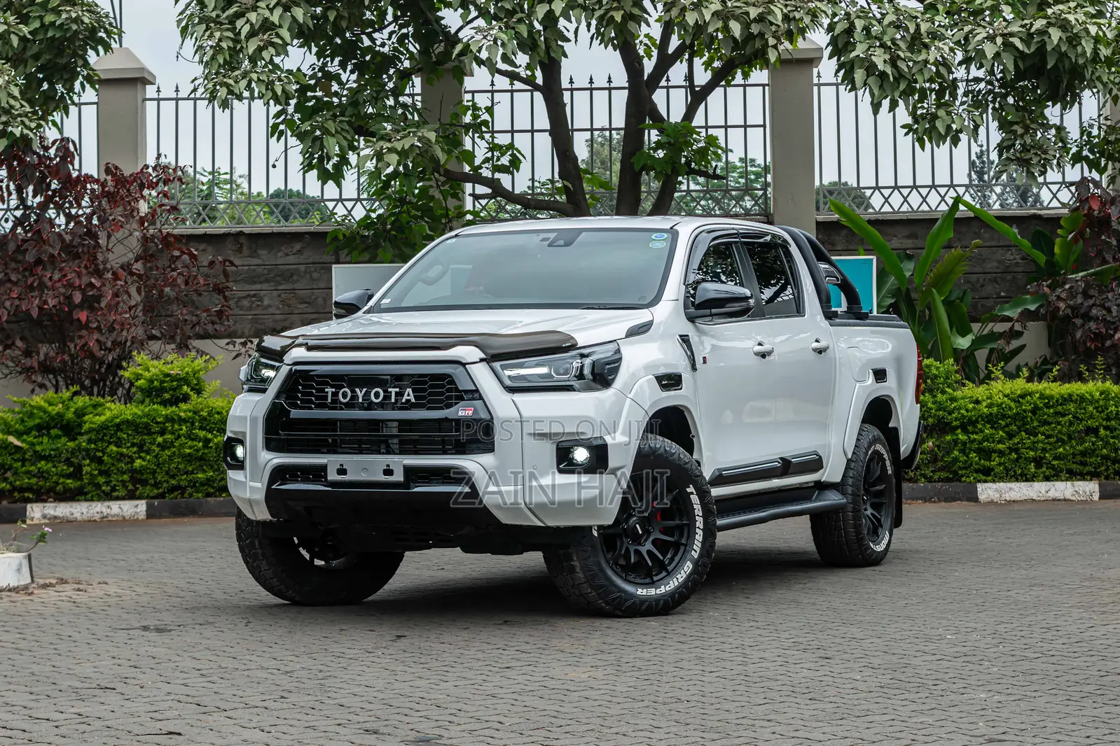 Toyota Hilux Revo Double Cab Deisel 2.4 AWD 2022 White
