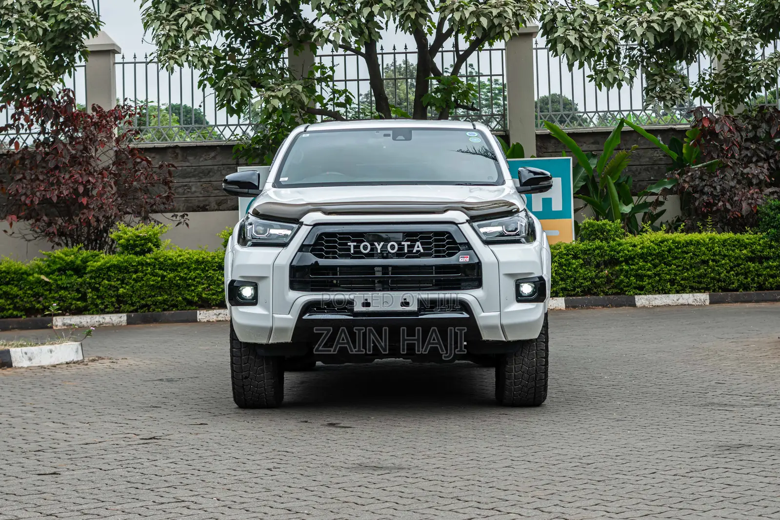 Toyota Hilux Revo Double Cab Deisel 2.4 AWD 2022 White