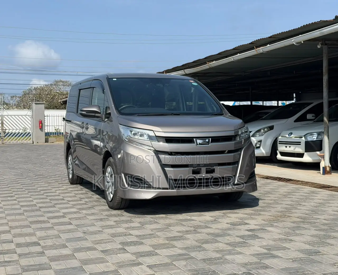 Toyota Noah 2019 Silver
