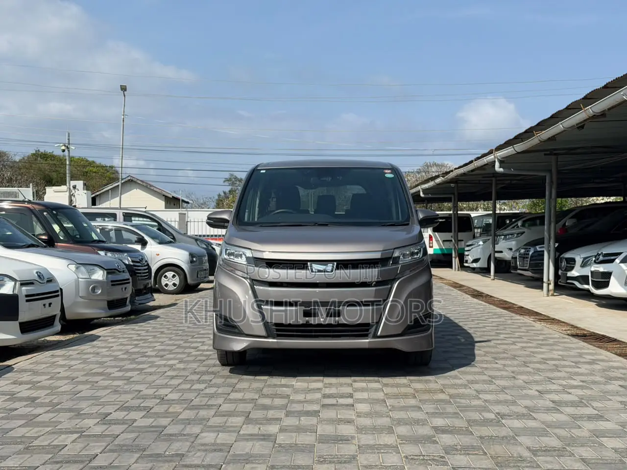 Toyota Noah 2019 Silver
