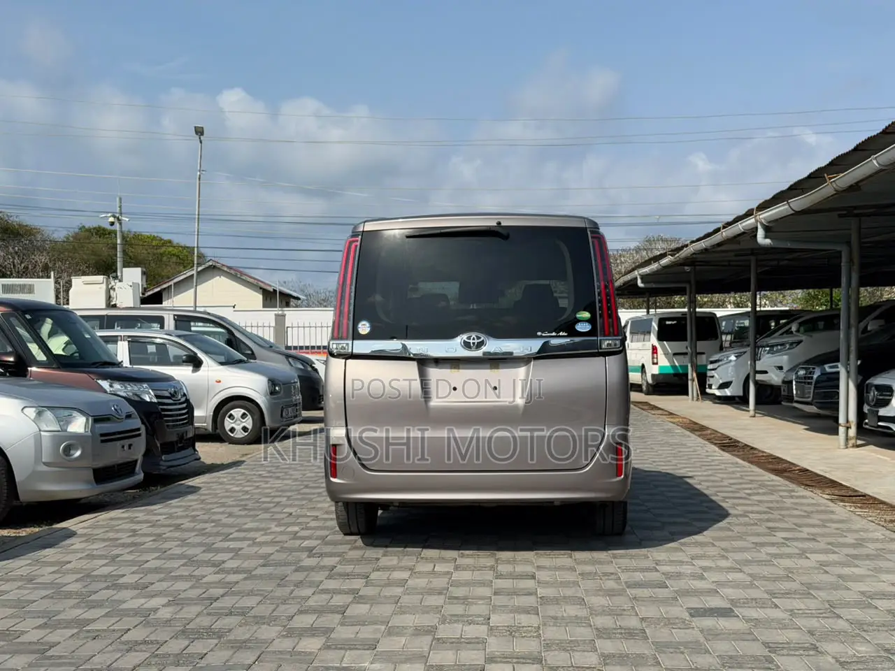 Toyota Noah 2019 Silver