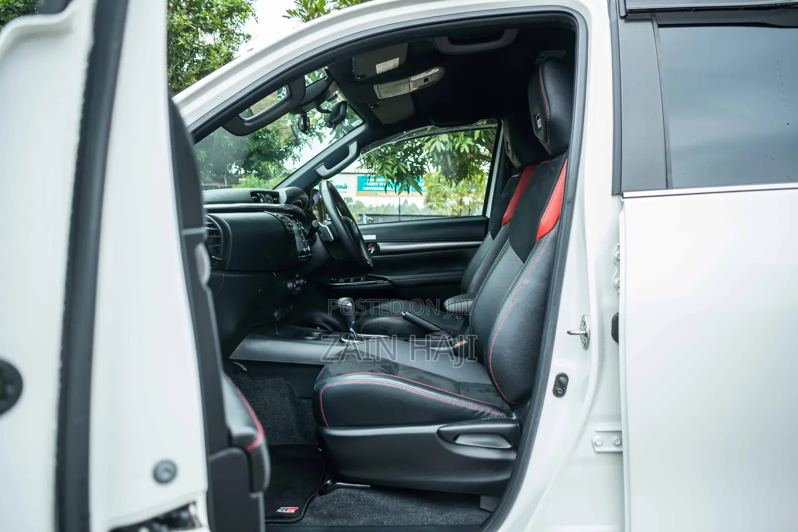 Toyota Hilux Revo Double Cab Deisel 2.4 AWD 2022 White