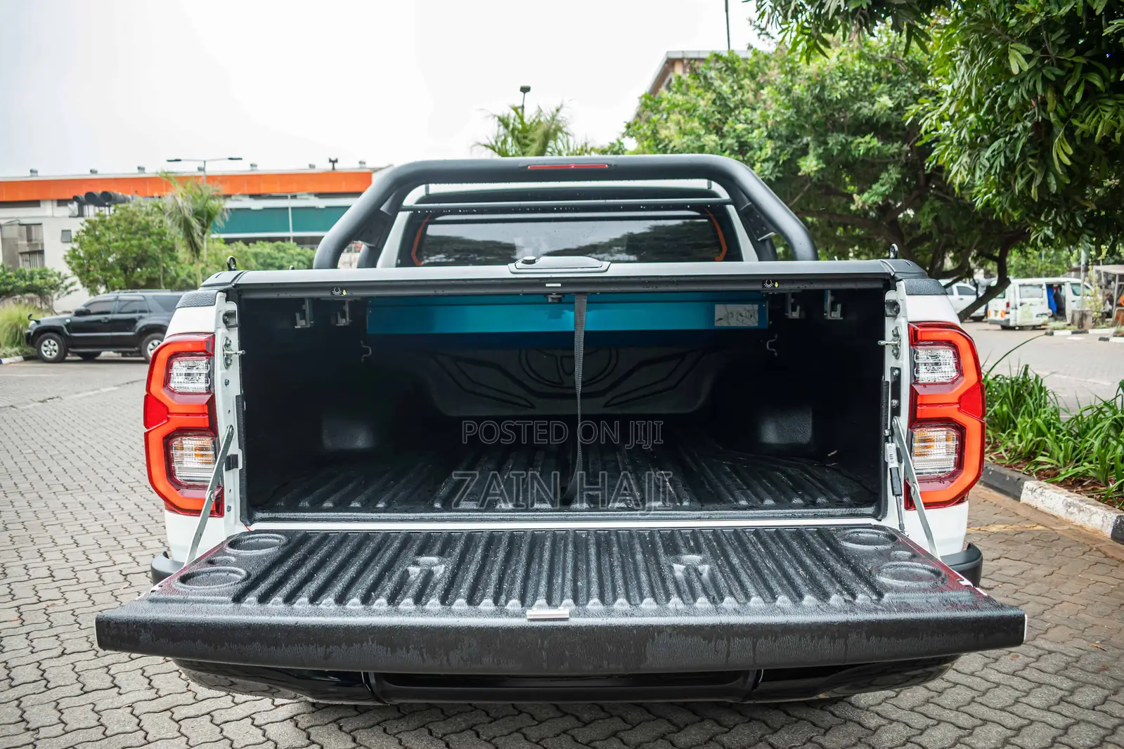 Toyota Hilux Revo Double Cab Deisel 2.4 AWD 2022 White