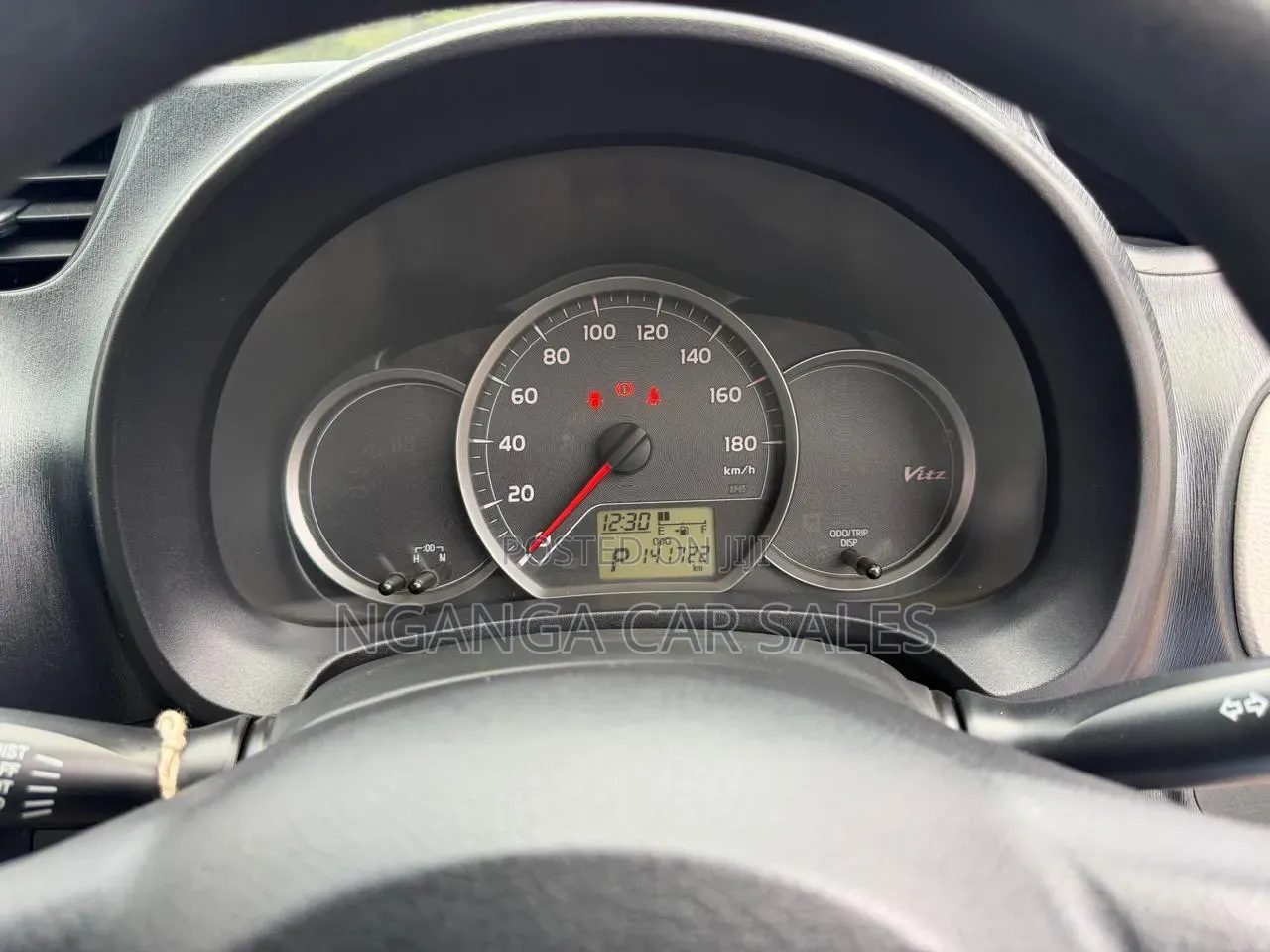 Toyota Vitz 2012 Silver