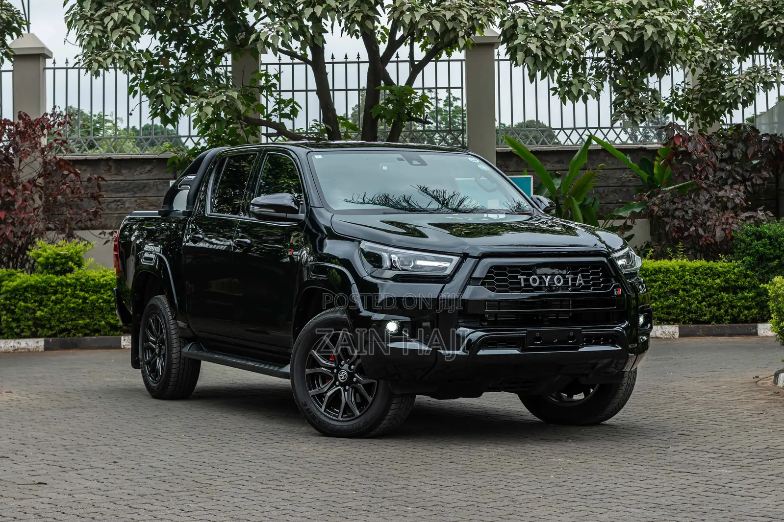 Toyota Hilux 2023 Black