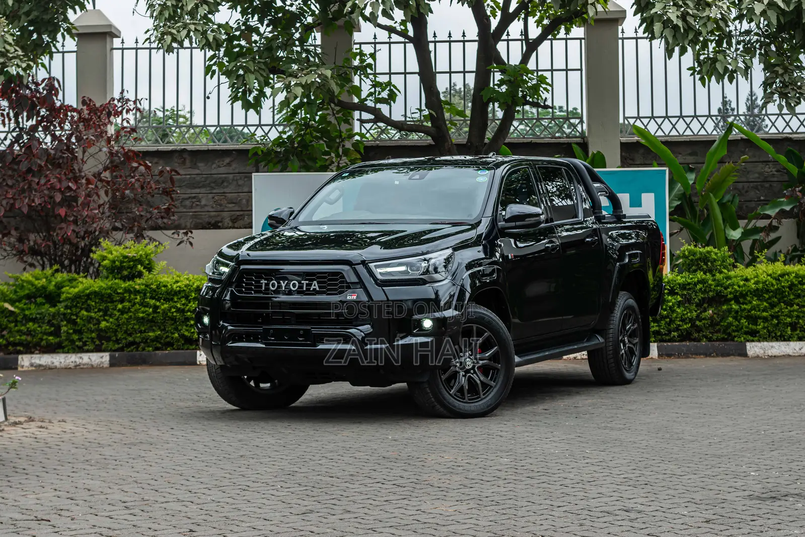 Toyota Hilux 2023 Black