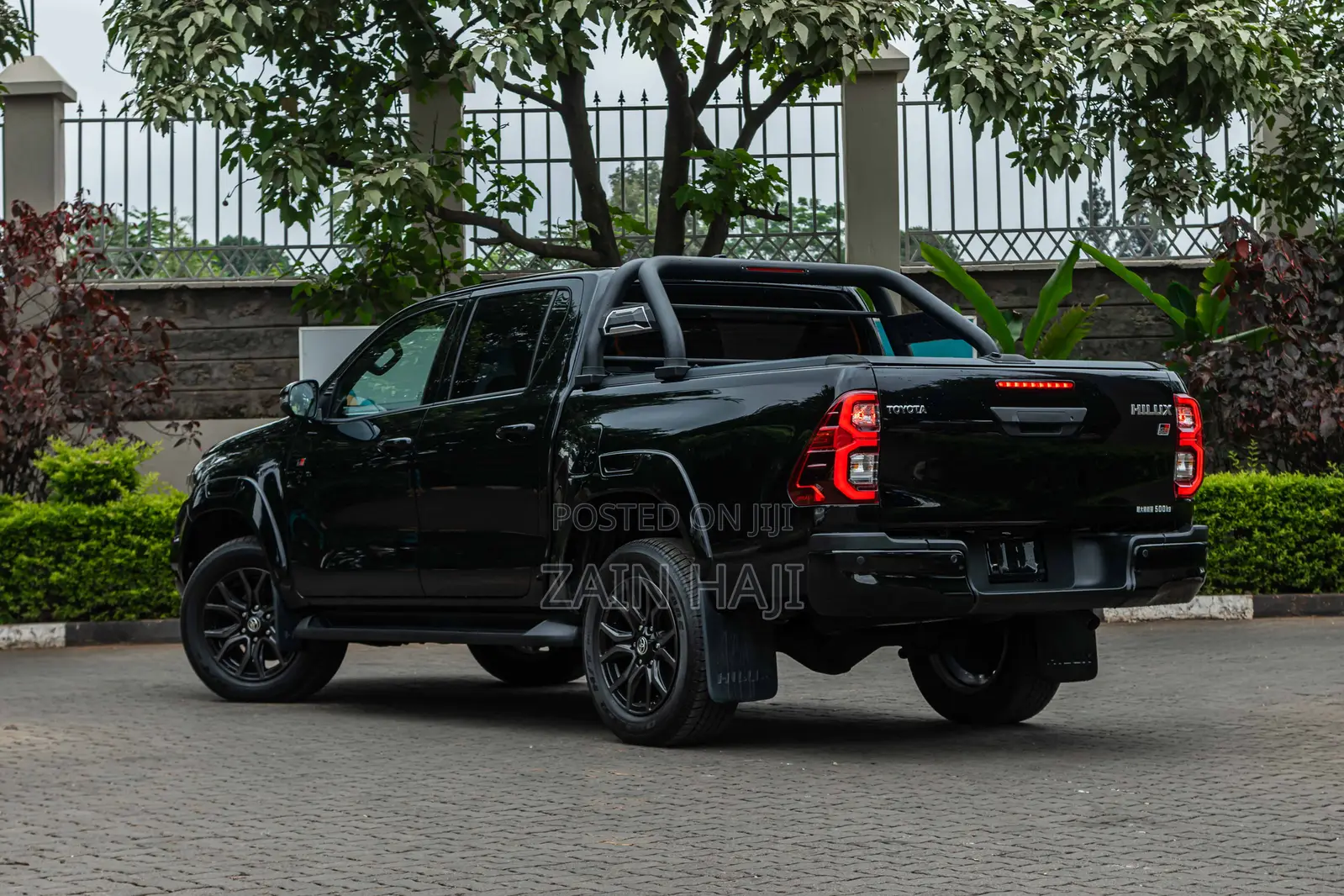 Toyota Hilux 2023 Black