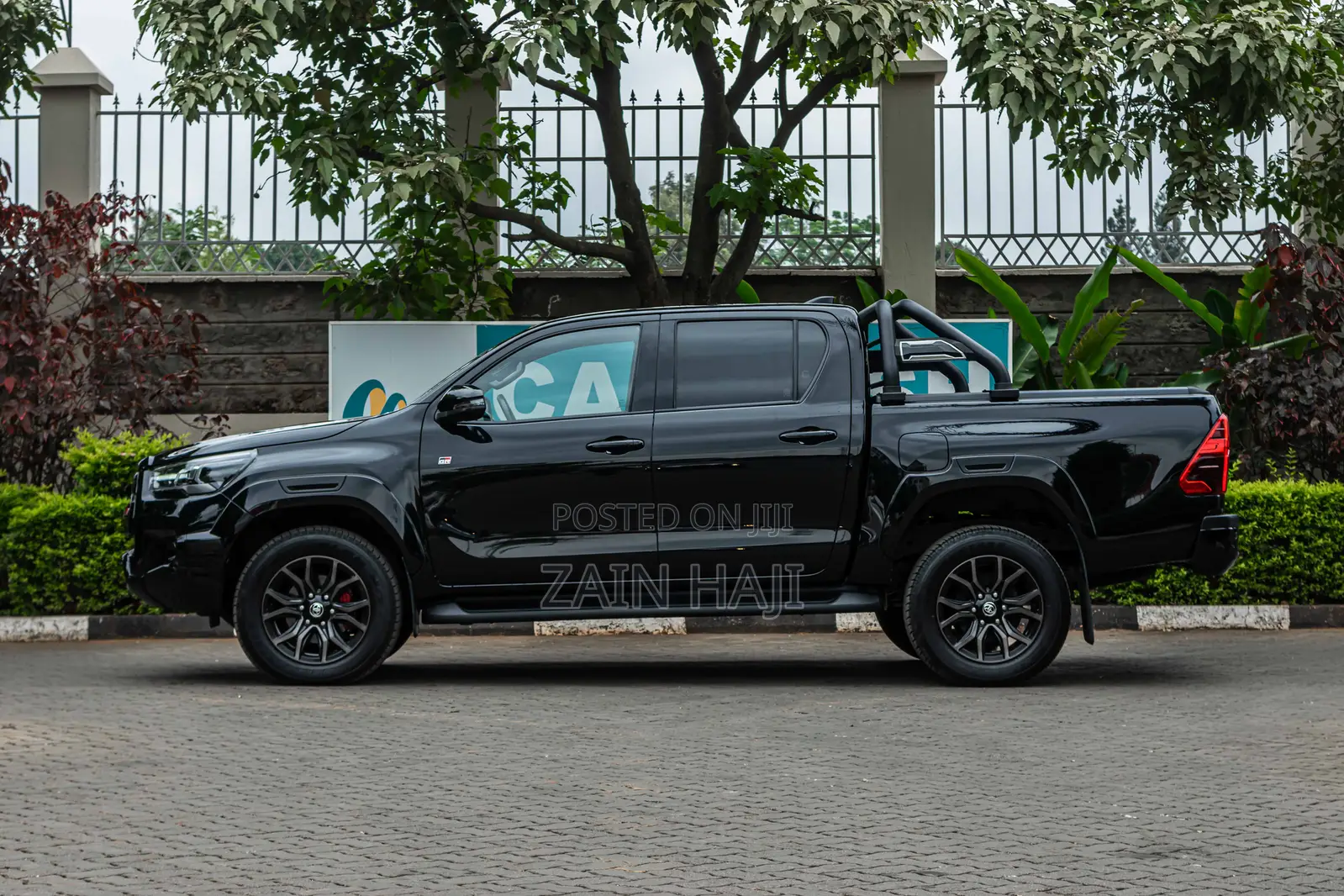 Toyota Hilux 2023 Black