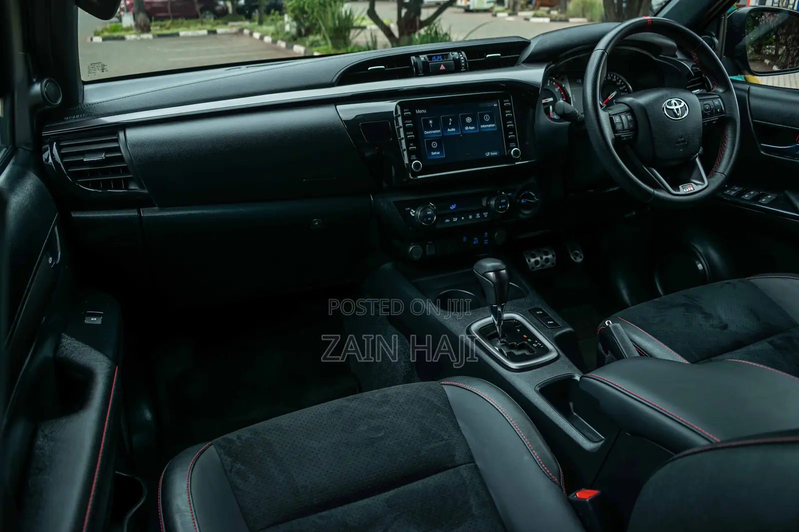 Toyota Hilux 2023 Black