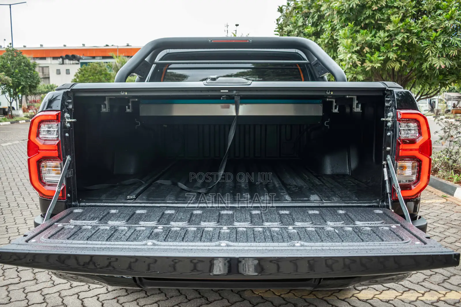 Toyota Hilux 2023 Black