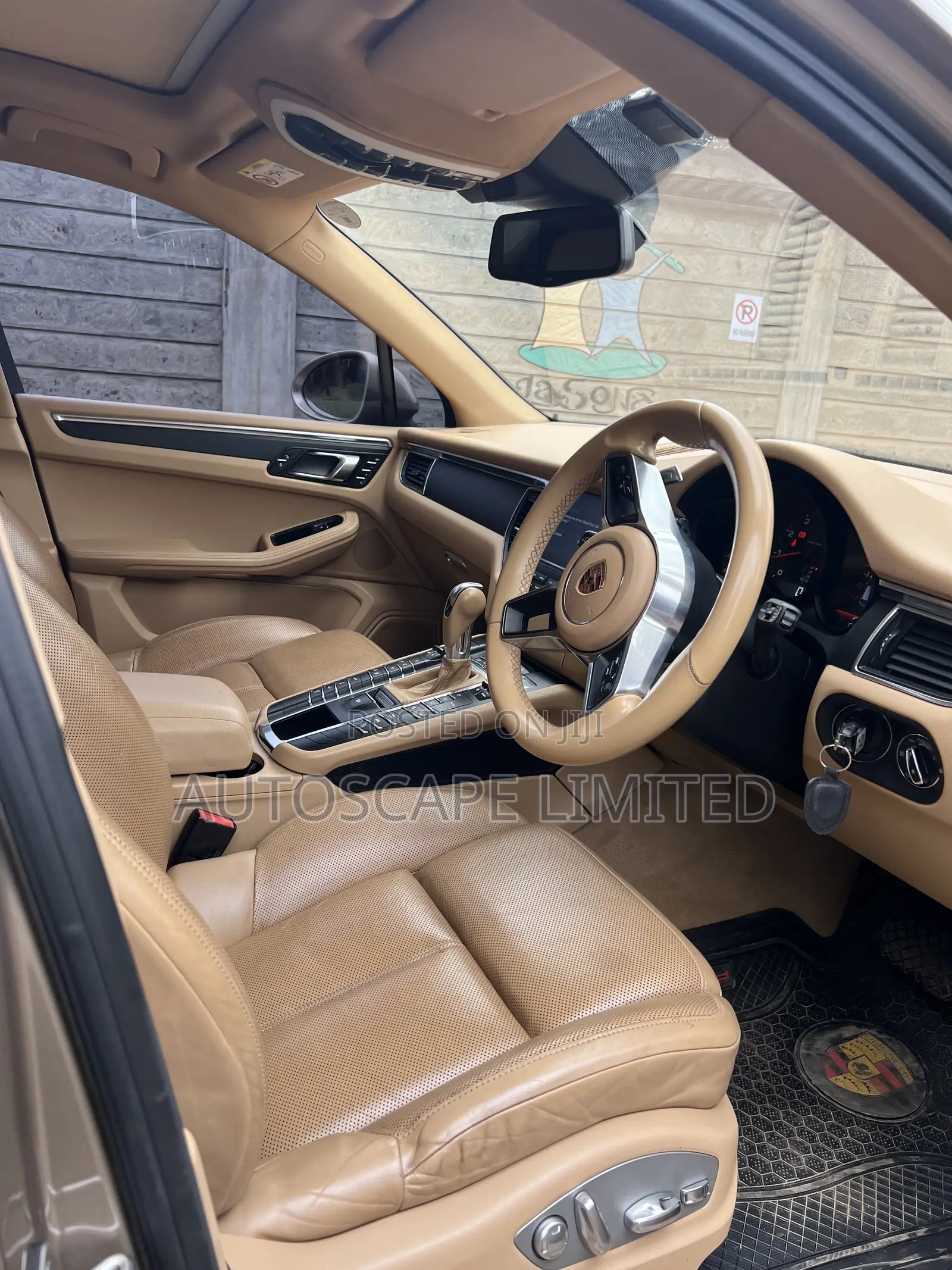 Porsche Macan Turbo 2017 Gold