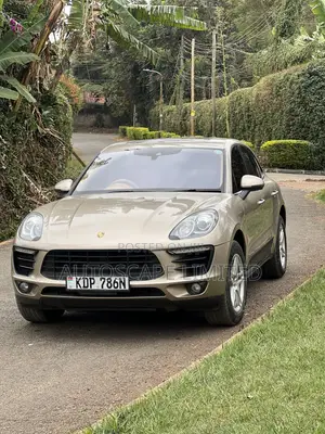 Porsche Macan Turbo 2017 Gold