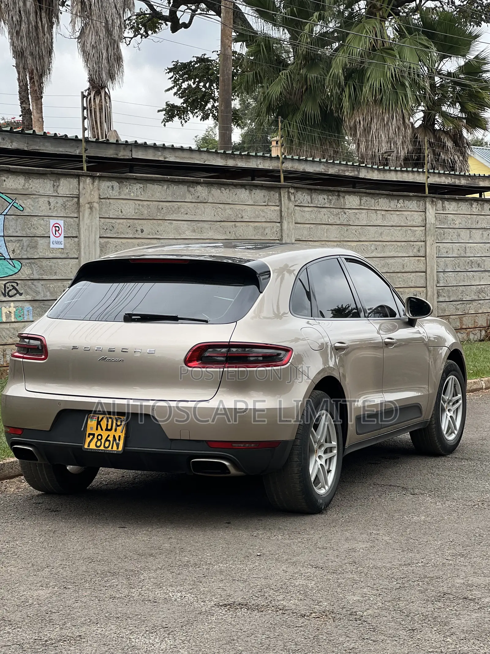 Porsche Macan Turbo 2017 Gold
