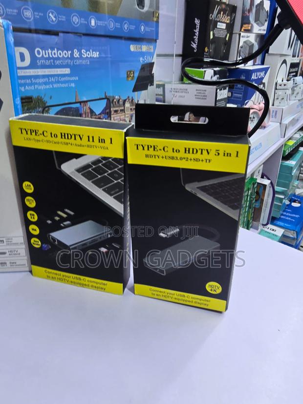 11-in-1 USB-C Hub Multiport Adapter With HDMI VGA LAN - thumbnail 3