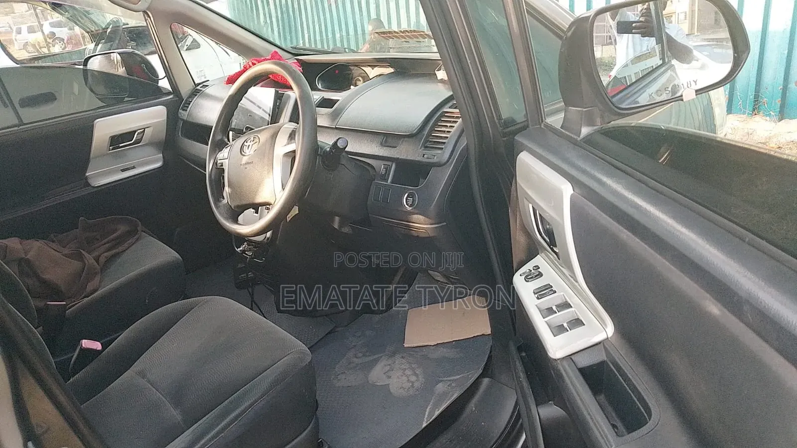 Toyota Noah 2011 Gray