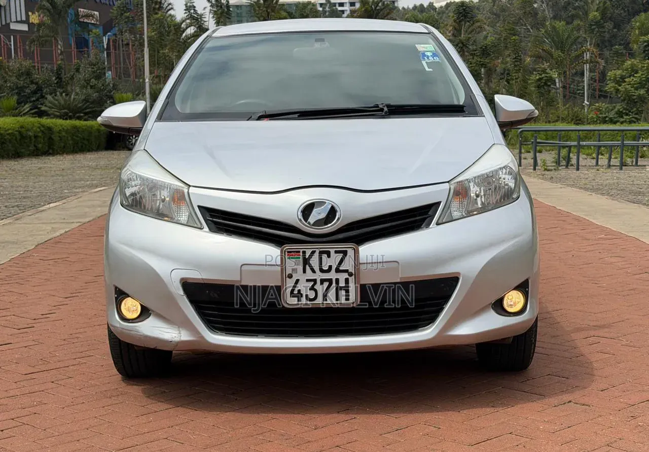 Toyota Vitz 2012