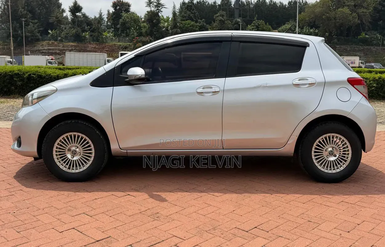 Toyota Vitz 2012