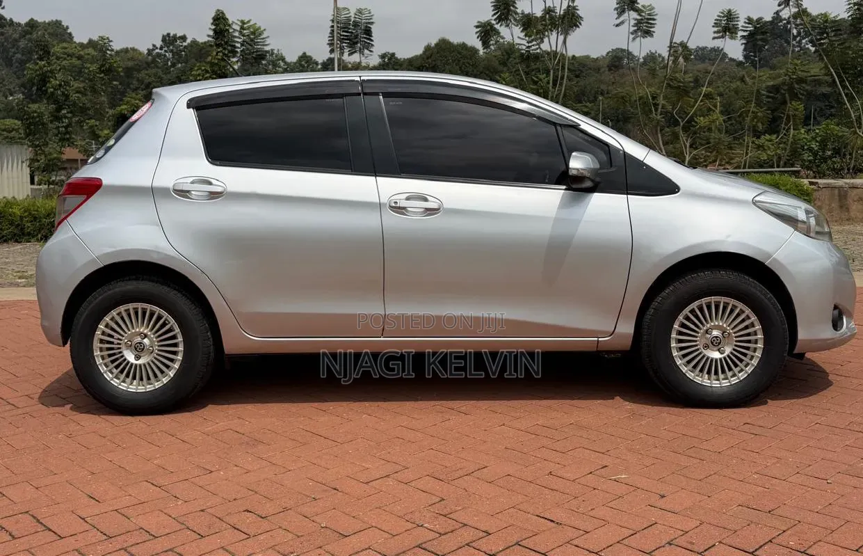 Toyota Vitz 2012