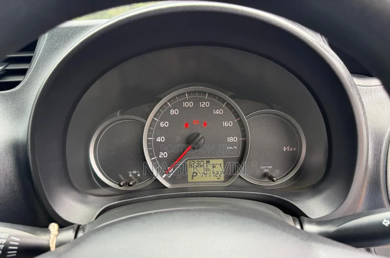 Toyota Vitz 2012