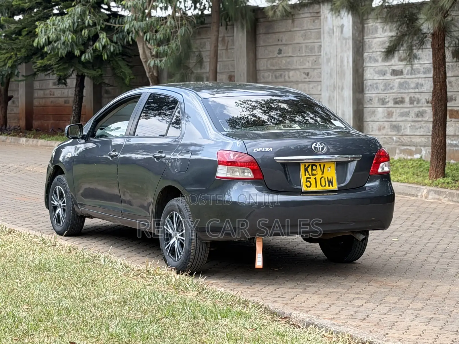Toyota Belta 2006 Gray