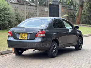 Toyota Belta 2006 Gray
