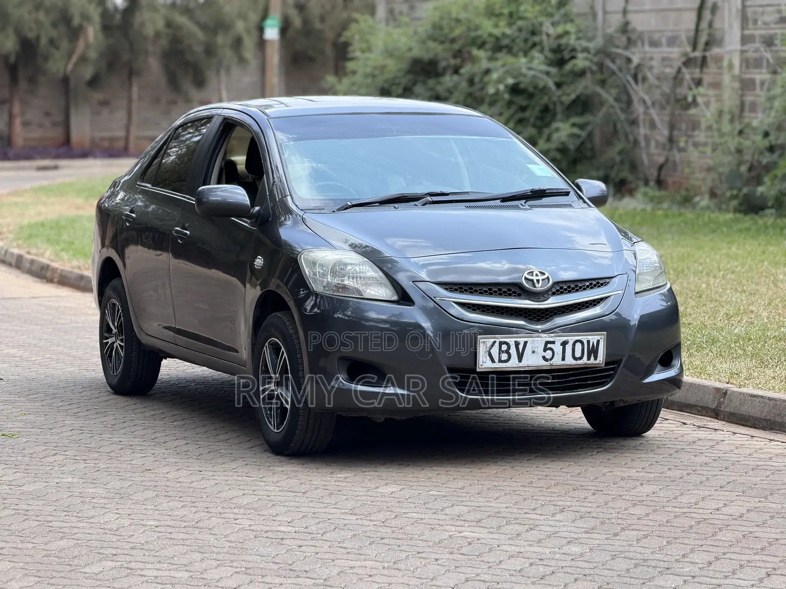 Toyota Belta 2006 Gray