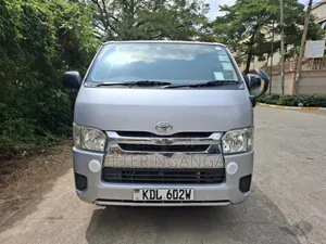 Toyota HiAce 2015 Silver