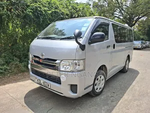 Toyota HiAce 2015 Silver