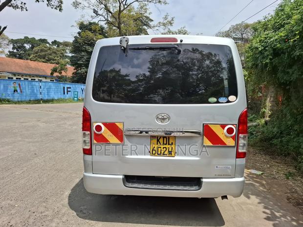 Toyota HiAce 2015 Silver - thumbnail 4