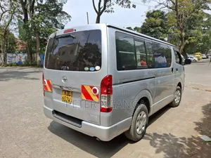 Toyota HiAce 2015 Silver