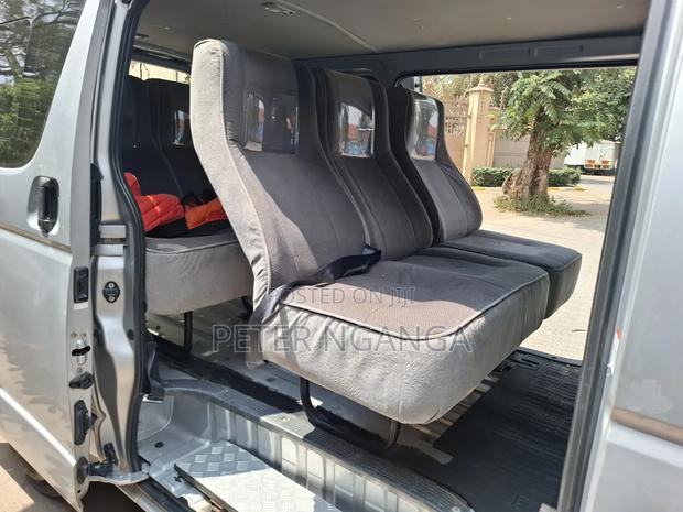 Toyota HiAce 2015 Silver - thumbnail 10