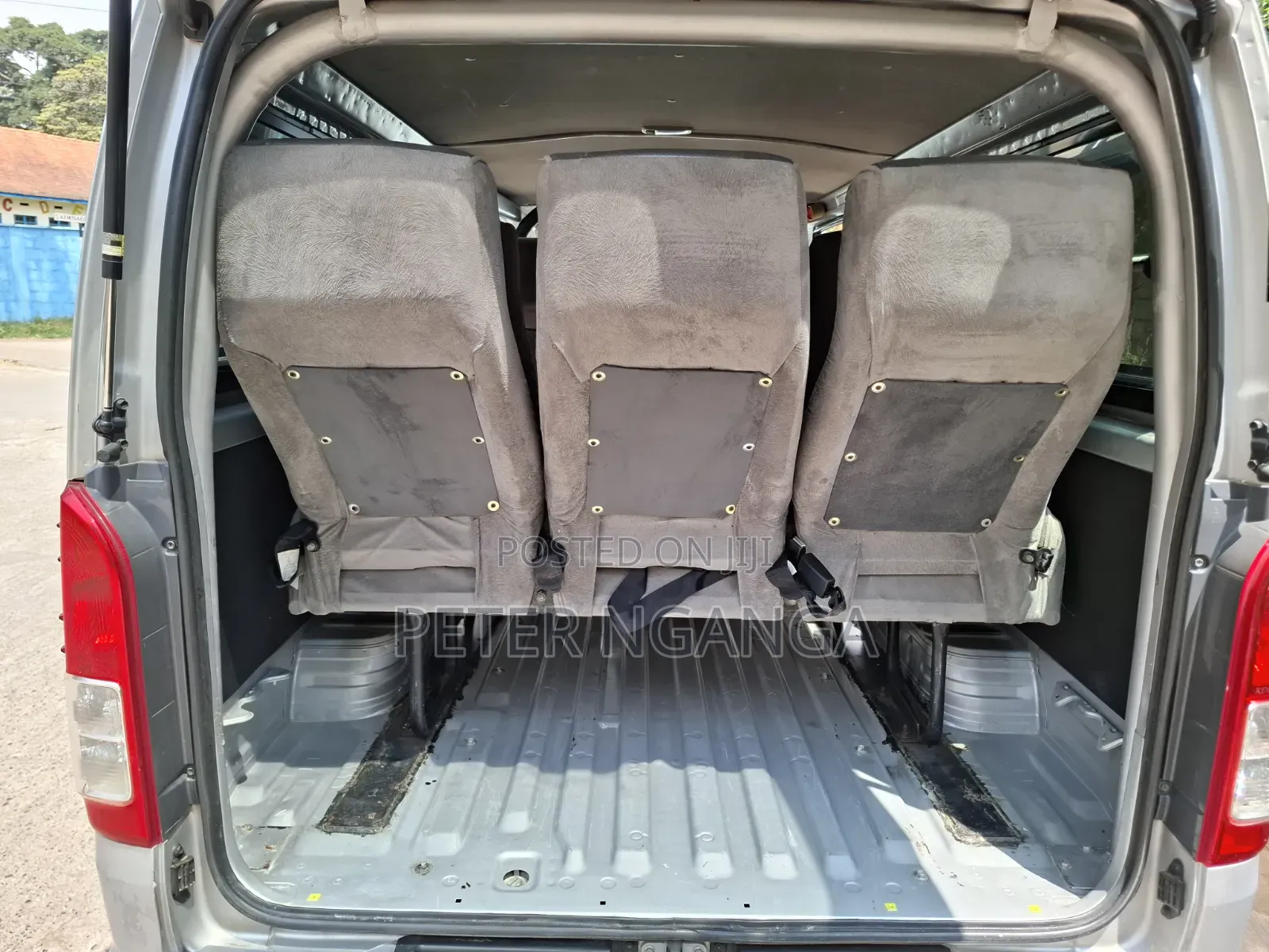 Toyota HiAce 2015 Silver