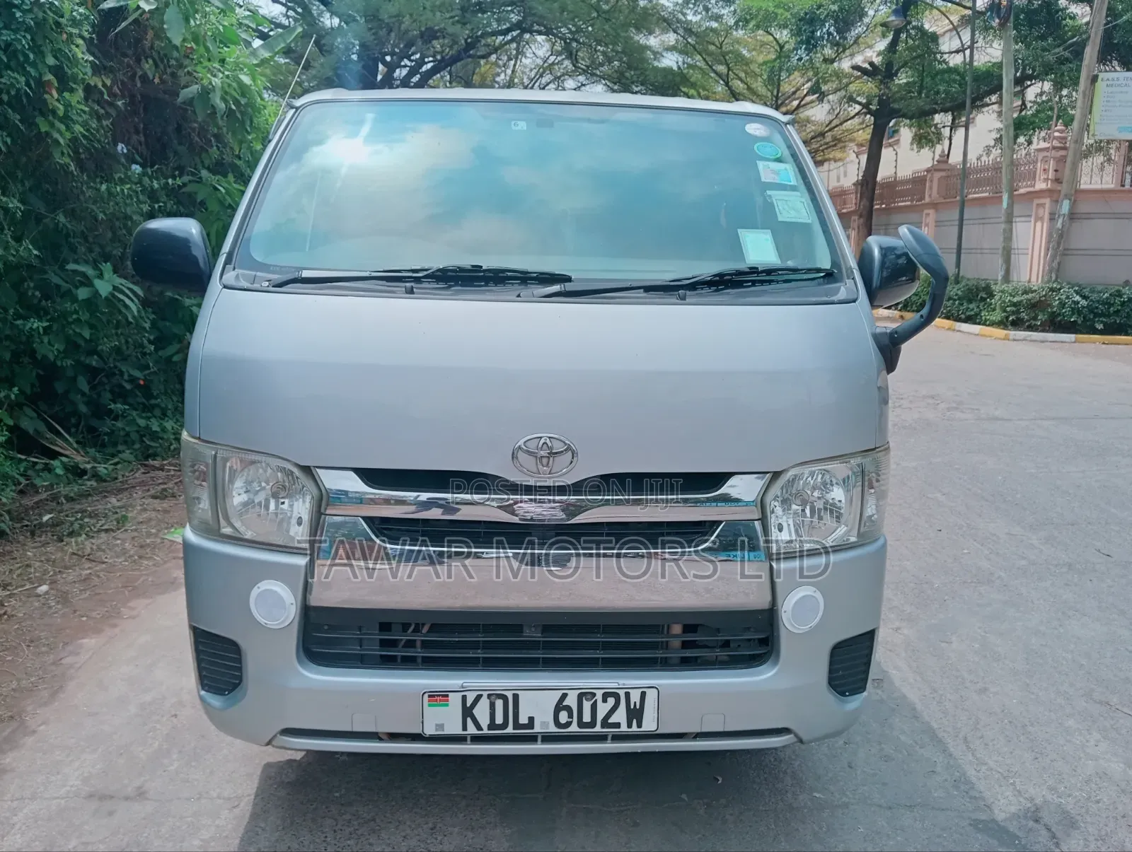 Toyota HiAce 2015 Silver
