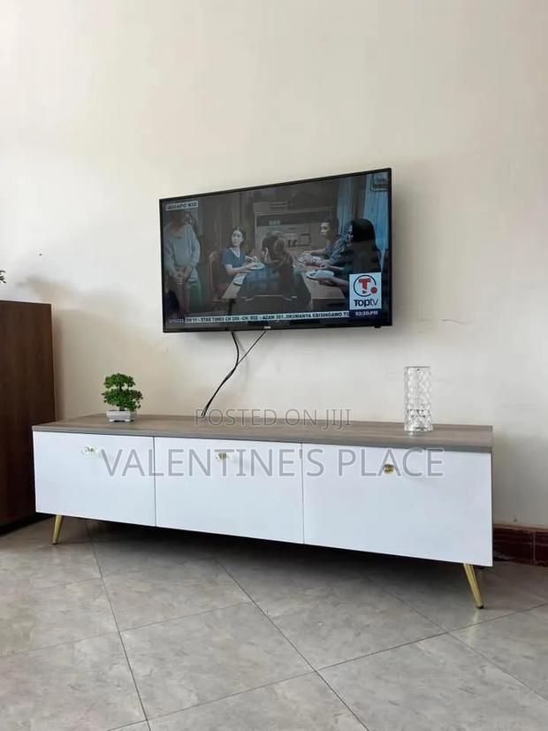 Morden Wooden TV Stand