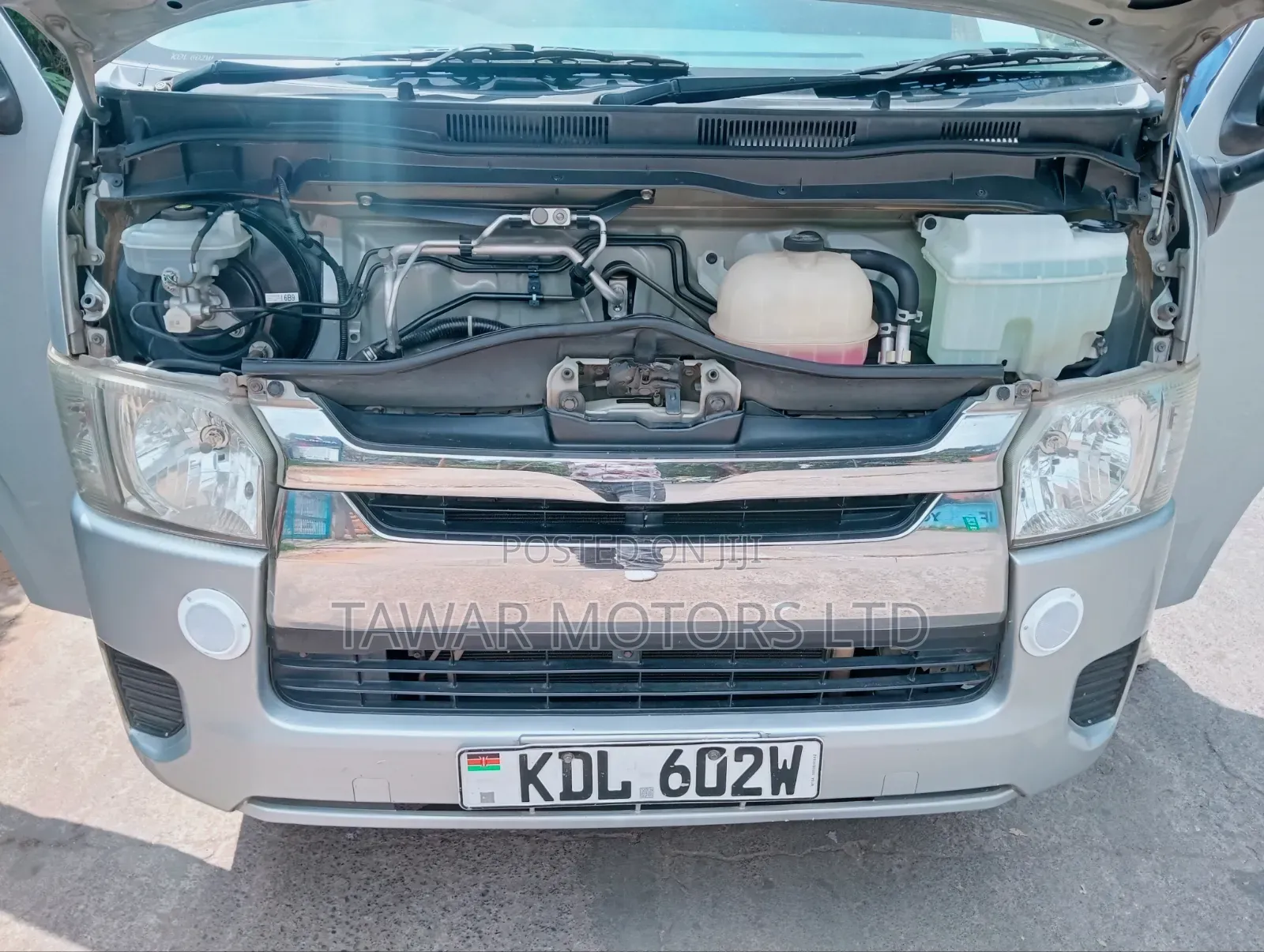 Toyota HiAce 2015 Silver
