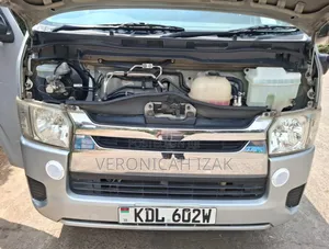 Toyota HiAce 2015 Silver
