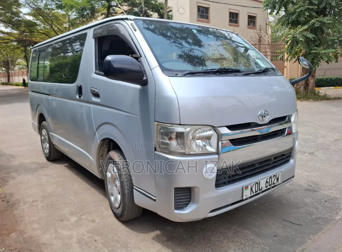 Toyota HiAce 2015 Silver